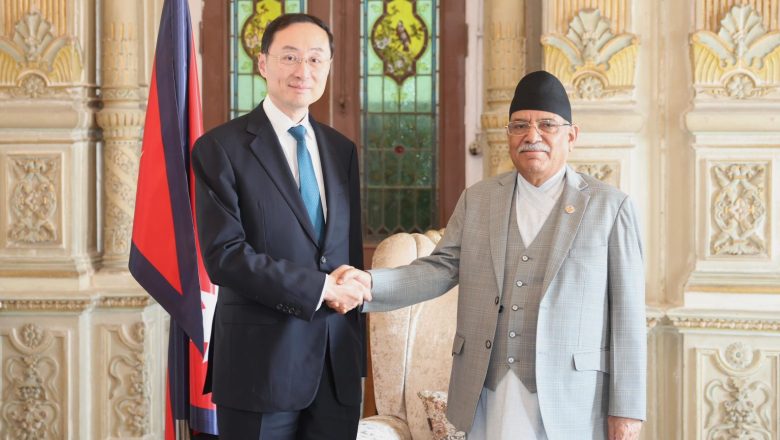 प्रधानमन्त्री दाहाल र चीनका उपविदेशमन्त्री सुन वेइतोङ बीच शिष्टाचार भेट