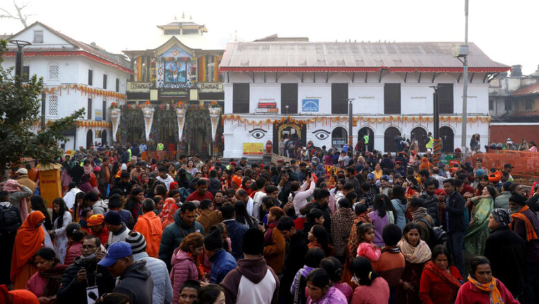 महाशिवरात्रिका अवसरमा पशुपतिनाथलगायत देशभरका शिवालयमा भक्तजनको भीड