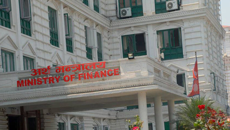 स्वास्थ्य बीमासहित स्वास्थ्यसँग सम्बन्धित कार्यक्रमका लागि करिब ४ अर्ब रुपैयाँ थप निकासा