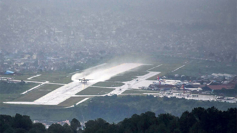 काठमाडौँमा बाक्लो तुवाँलोका कारण त्रिभुवन अन्तर्राष्ट्रिय विमानस्थलमा हवाई उडान प्रभावित