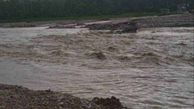 डाइभर्सन बगाएपछि पूर्व–पश्चिम राजमार्गको नारायणघाट–बुटबल सडकखण्ड अवरुद्ध